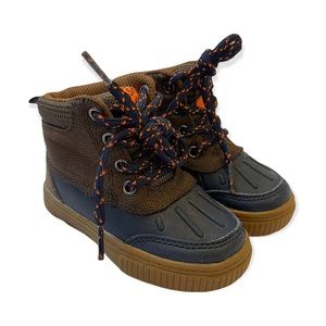 Oshkosh boys boots size 6